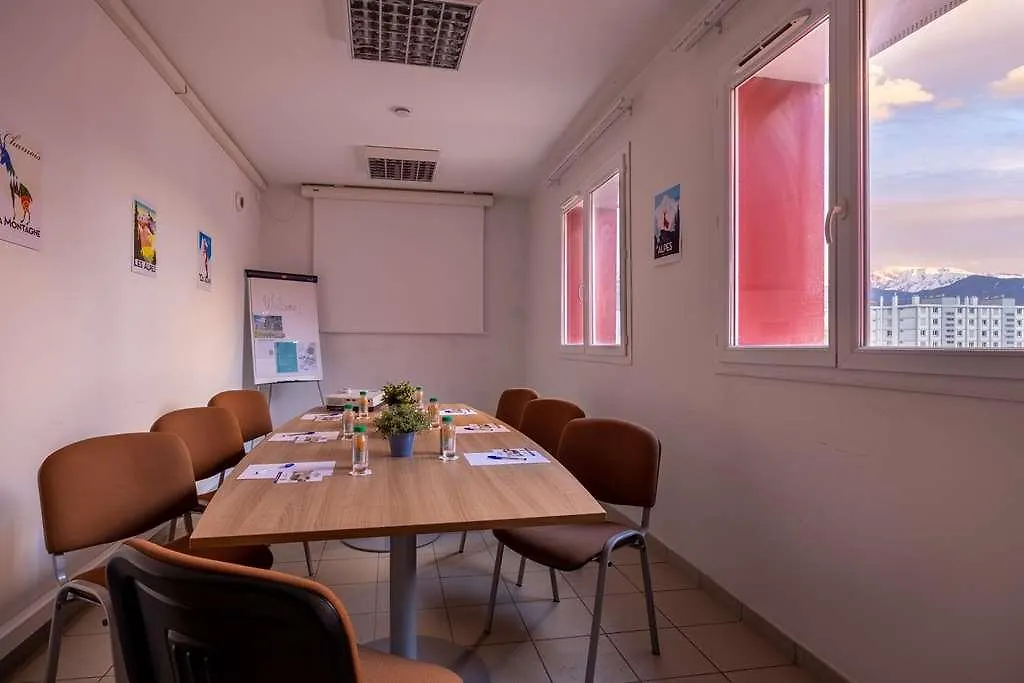 Kosy Grenoble Les Cedres Hotel