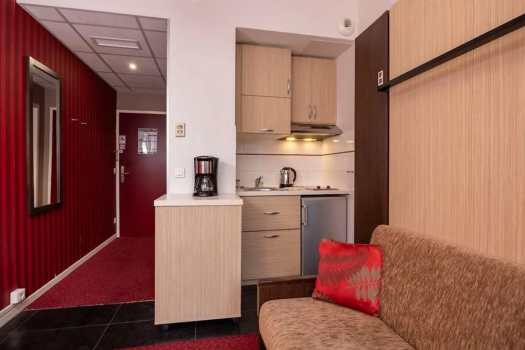 Kosy Grenoble Les Cedres Hotel 0*,
